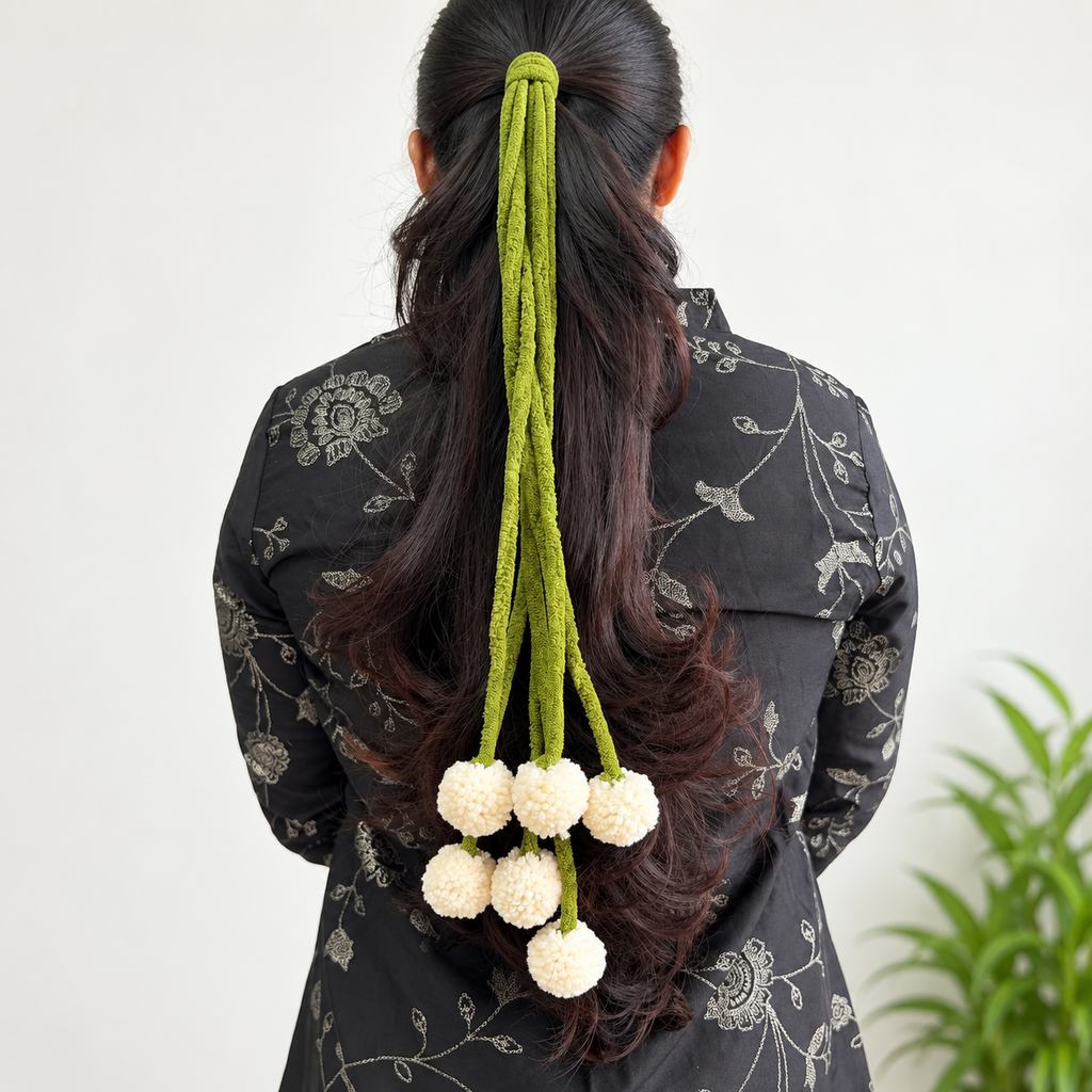 KANAV Kudamulla jasmine Kerala Kunjalam hair accessory for South Indian bridal and festive styling
