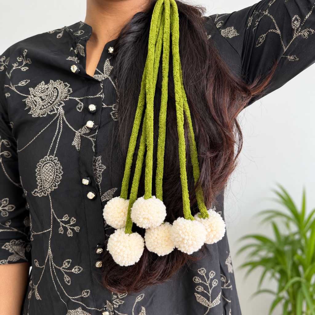 KANAV Kudamulla traditional Kerala Kunjalam braid jewellery in white and gold for Onam wear
